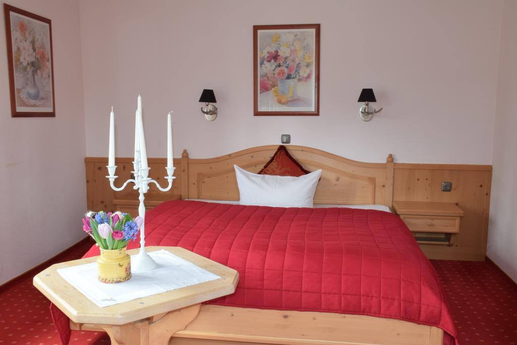 Hotel Landhaus Marienstein Bergen  Eksteriør billede