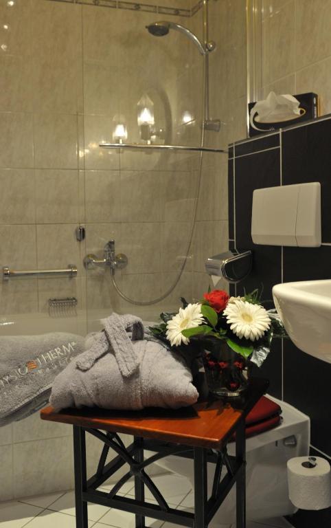 Hotel Landhaus Marienstein Bergen  Eksteriør billede